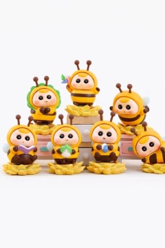 Игрушка-сюрприз в закрытой коробке "Пчелиный мёд" 9-11см