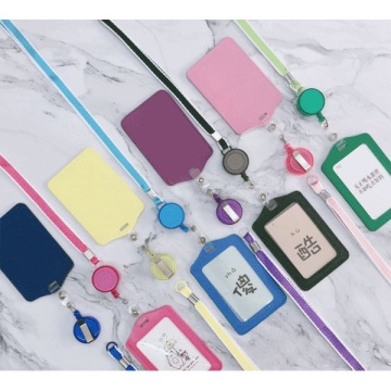 Бейдж 70x110 мм вертикальный к/з, застёжка на кнопке, рулетка,ассорти