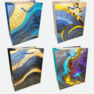 Пакет подар. бумажн. 18*24*8,5 см 210 гр/м2 Cosmo, 4 дизайна