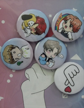 Набор значков 5шт K-POP